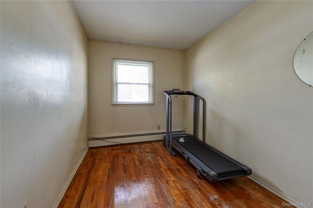 17 Wentworth Drive, Dix Hills, NY 11746