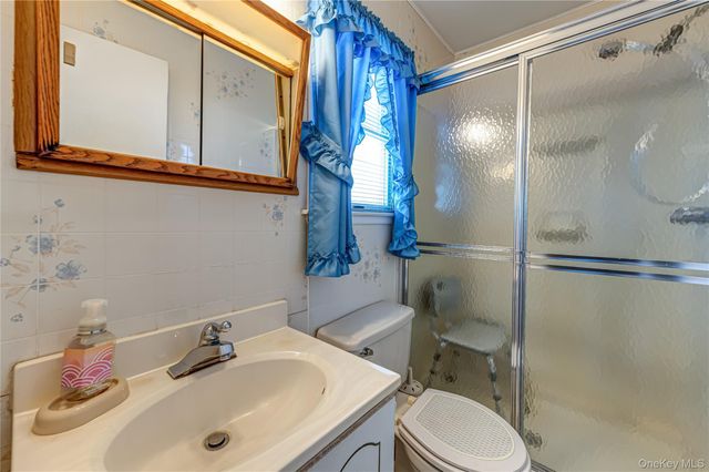 17 Wentworth Drive, Dix Hills, NY 11746