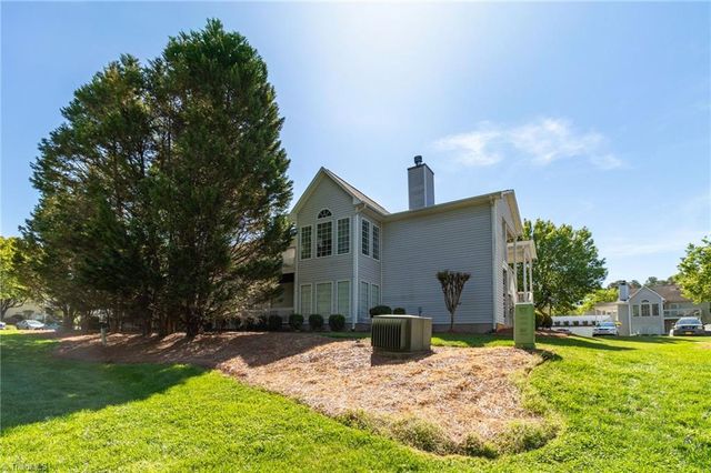 7104 Riverview Knoll Court, Clemmons, NC 27012