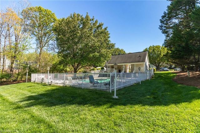 7104 Riverview Knoll Court, Clemmons, NC 27012