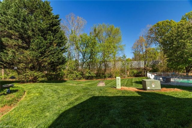 7104 Riverview Knoll Court, Clemmons, NC 27012
