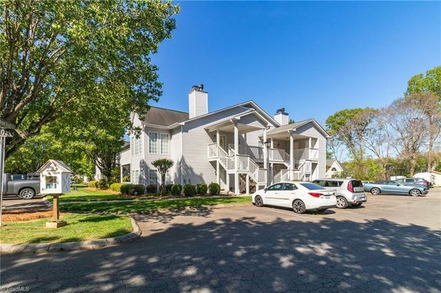7104 Riverview Knoll Court, Clemmons, NC 27012