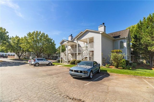 7104 Riverview Knoll Court, Clemmons, NC 27012