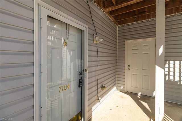 7104 Riverview Knoll Court, Clemmons, NC 27012