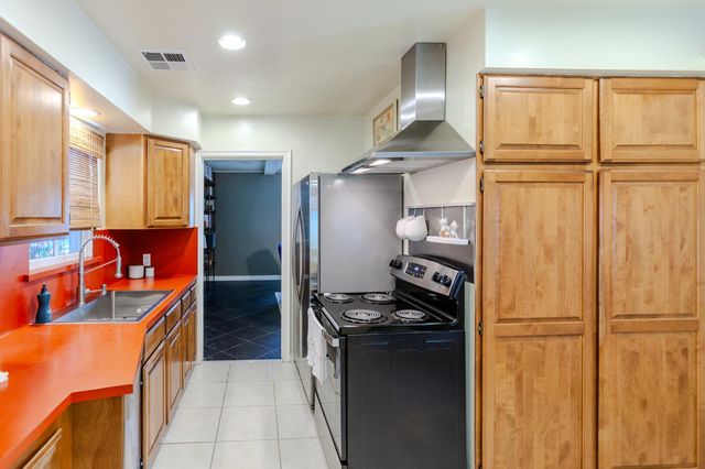 5224 21st Ave, Sacramento, CA 95820