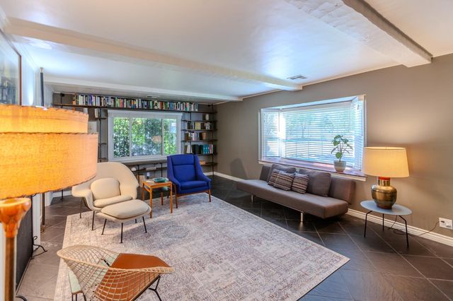 5224 21st Ave, Sacramento, CA 95820