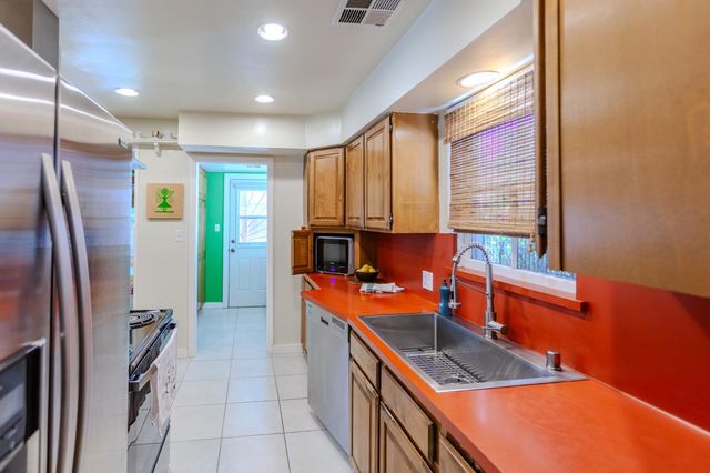 5224 21st Ave, Sacramento, CA 95820