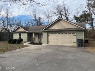 199 Sutton Lane, Knoxville, TN 37909