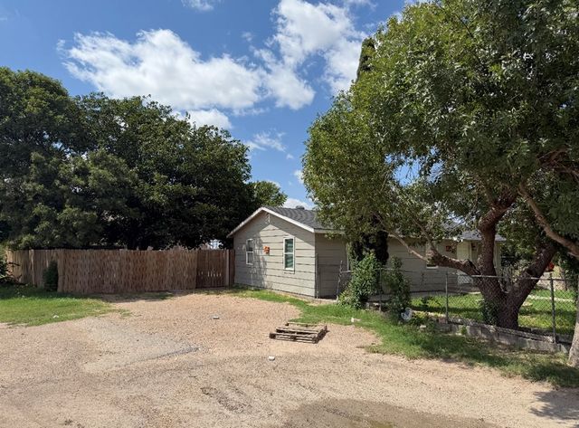 2412 Connell St, Midland, TX 79701