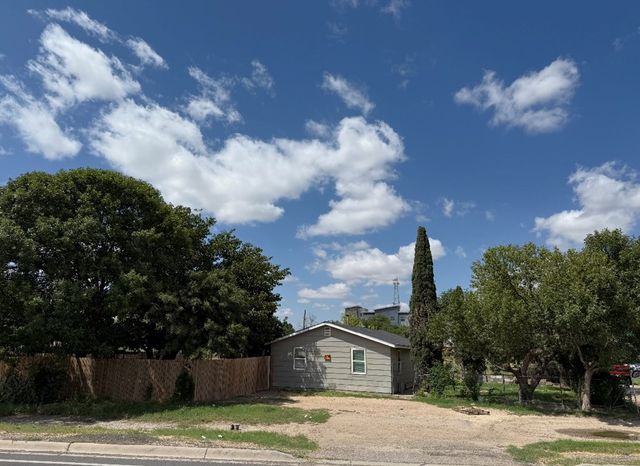 2412 Connell St, Midland, TX 79701