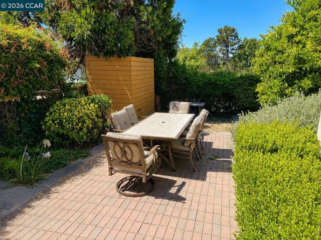 4334 Santa Rita Rd, El Sobrante, CA 94803