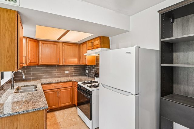 1298 Inverrary Lane, Palatine, IL 60074