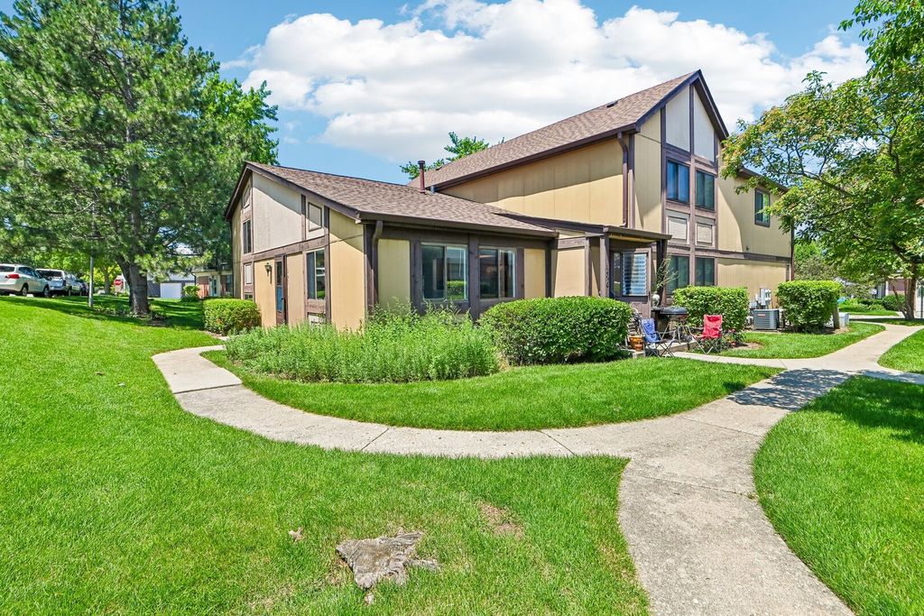 1298 Inverrary Lane, Palatine, IL 60074