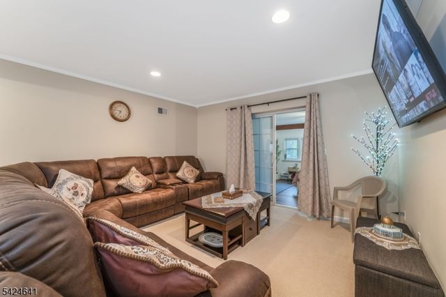 21 Marble St, Washington Boro, NJ 07882