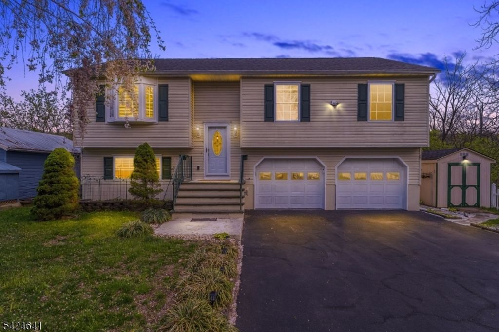 21 Marble St, Washington Boro, NJ 07882