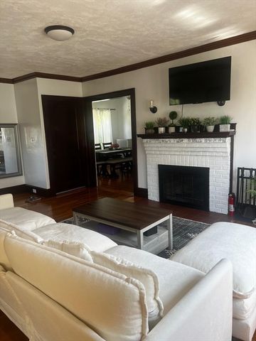 17 Fairview Ave 2, Watertown, MA 02472