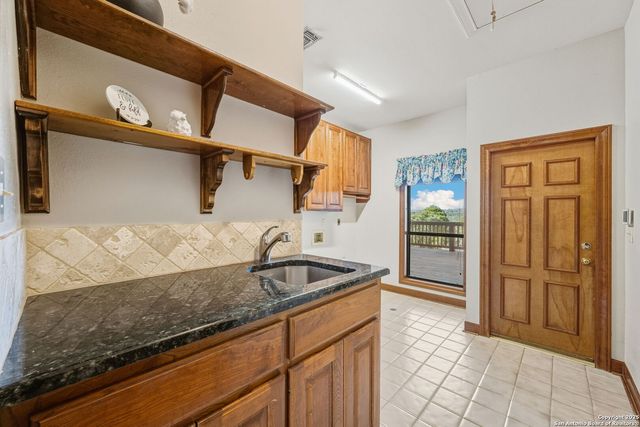 14819 Seven L Trl, Helotes, TX 78023