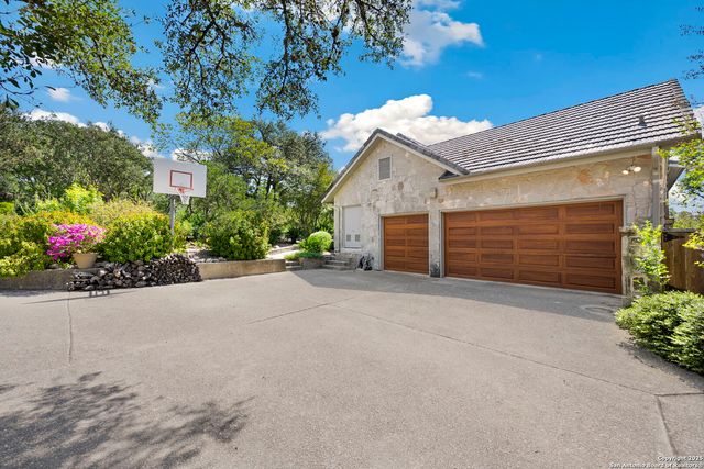 14819 Seven L Trl, Helotes, TX 78023