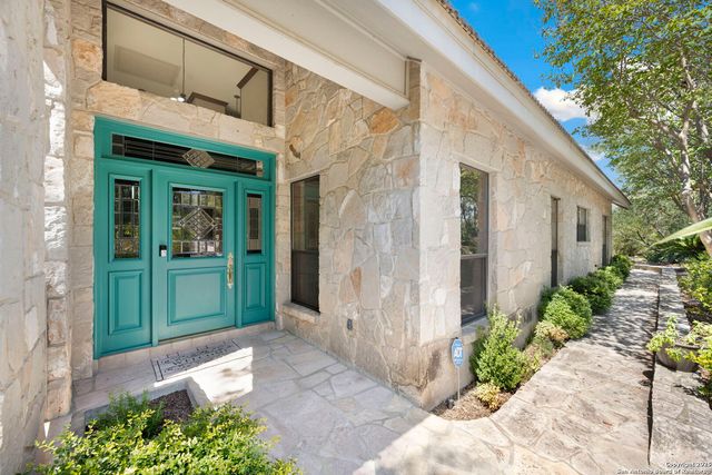 14819 Seven L Trl, Helotes, TX 78023