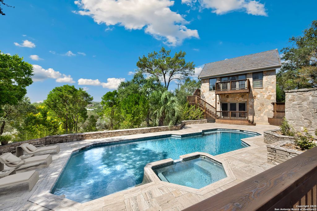 14819 Seven L Trl, Helotes, TX 78023