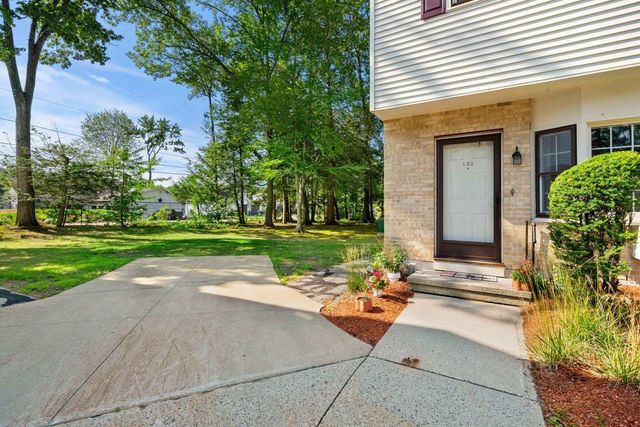 138 Golfview Drive, Manchester, NH 03102