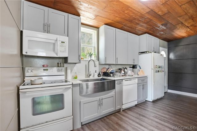 320 S Otis Avenue, Lecanto, FL 34461