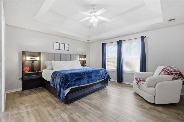 5017 N Washington Street, Gladstone, MO 64118