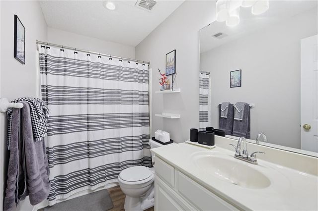 5017 N Washington Street, Gladstone, MO 64118