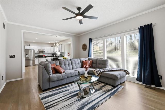 5017 N Washington Street, Gladstone, MO 64118