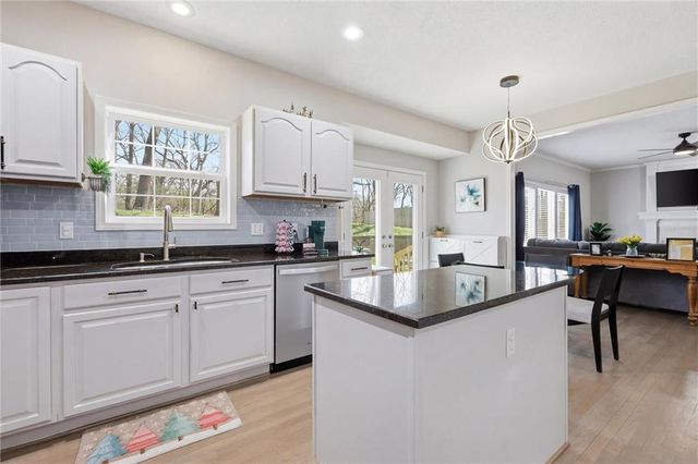 5017 N Washington Street, Gladstone, MO 64118