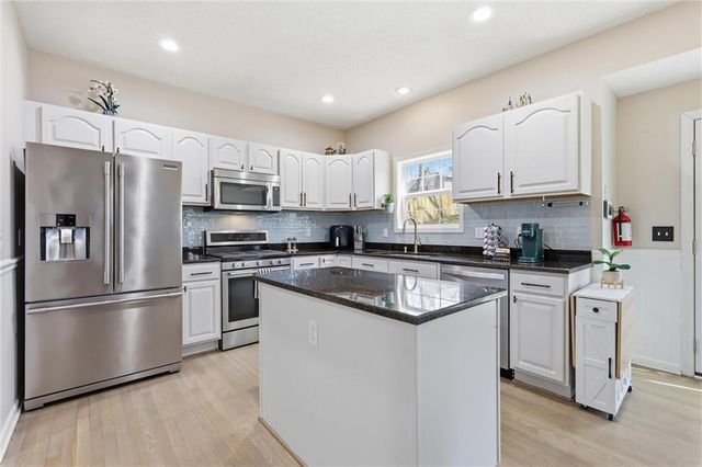 5017 N Washington Street, Gladstone, MO 64118