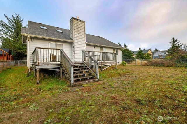 605 E Chance A La Mer NE, Ocean Shores, WA 98569