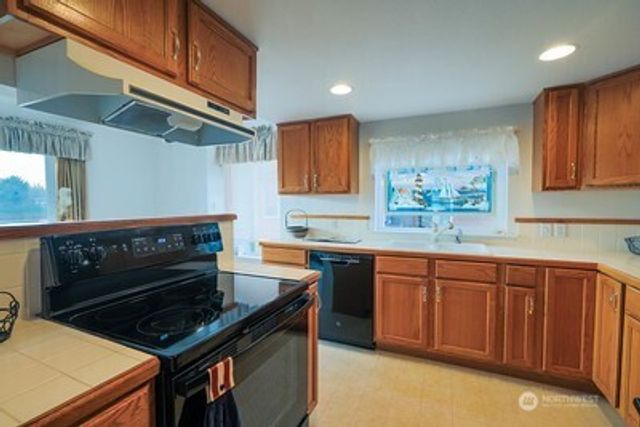 605 E Chance A La Mer NE, Ocean Shores, WA 98569