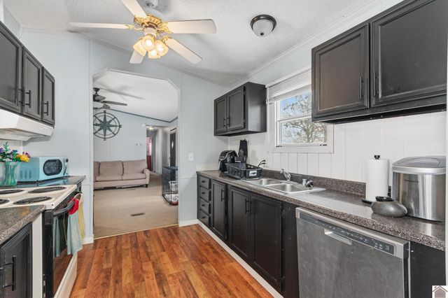 3452 N State Route 121, Murray, KY 42071