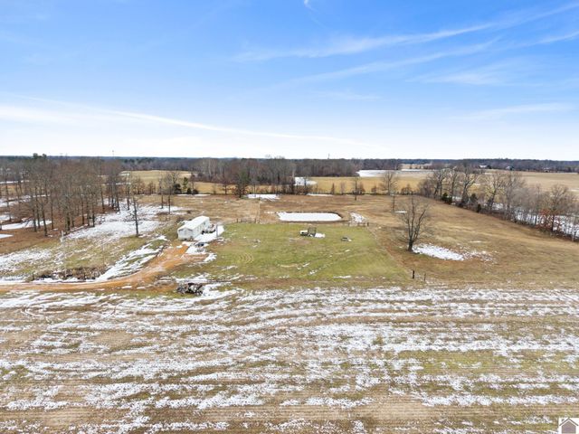 3452 N State Route 121, Murray, KY 42071