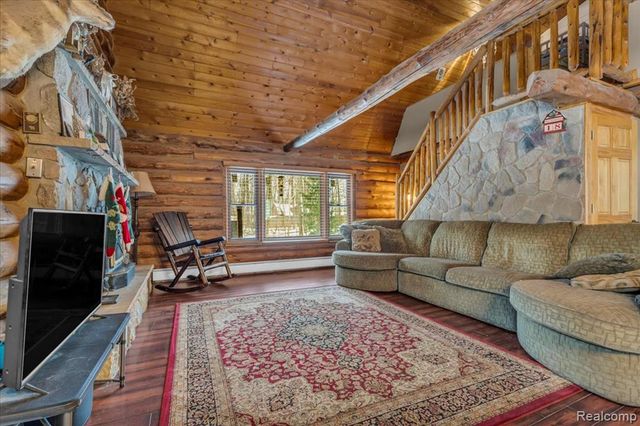 14830 County Line Road, Byron, MI 48418