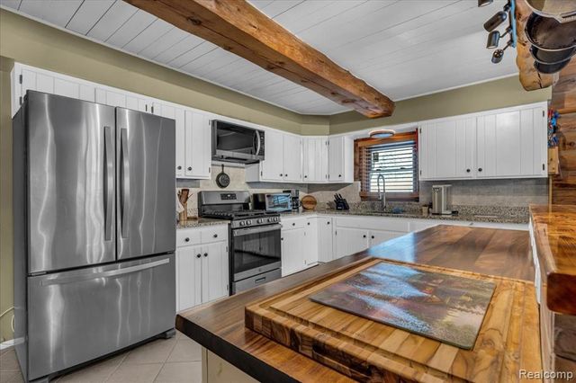 14830 County Line Road, Byron, MI 48418