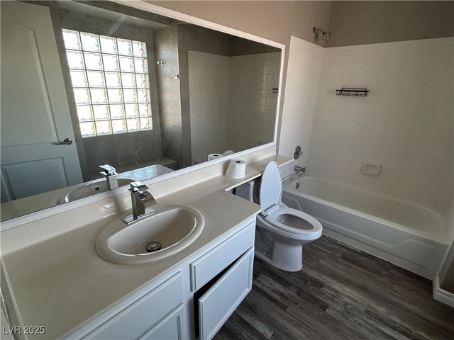 6873 Tamarus Street 201, Las Vegas, NV 89119