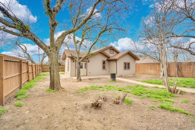 200 W Davis Avenue, Alvarado, TX 76009