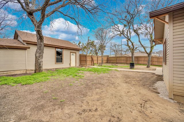 200 W Davis Avenue, Alvarado, TX 76009