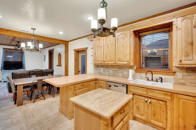 200 W Davis Avenue, Alvarado, TX 76009