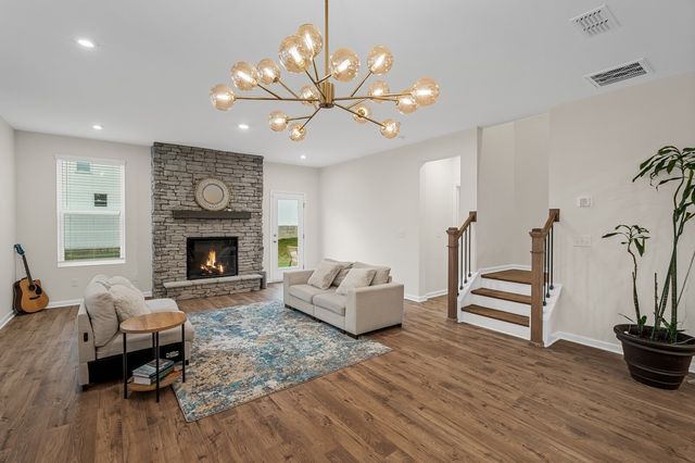1016 Lionheart Dr, Hermitage, TN 37076