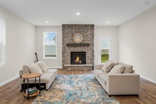 1016 Lionheart Dr, Hermitage, TN 37076