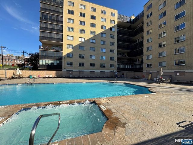 2185 Lemoine Avenue 6P, Fort Lee, NJ 07024