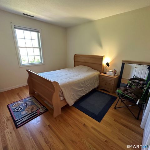 49 Norwood Avenue, Milford, CT 06460