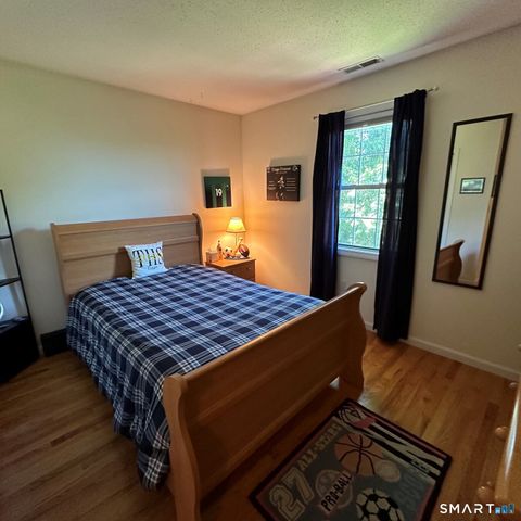 49 Norwood Avenue, Milford, CT 06460