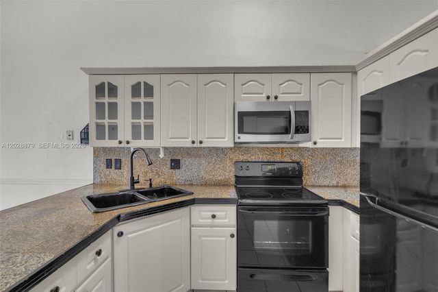 8805 NW 114th Terrace, Hialeah Gardens, FL 33018