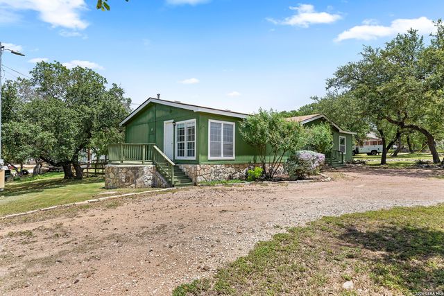 402 N WALNUT WAY, Boerne, TX 78006