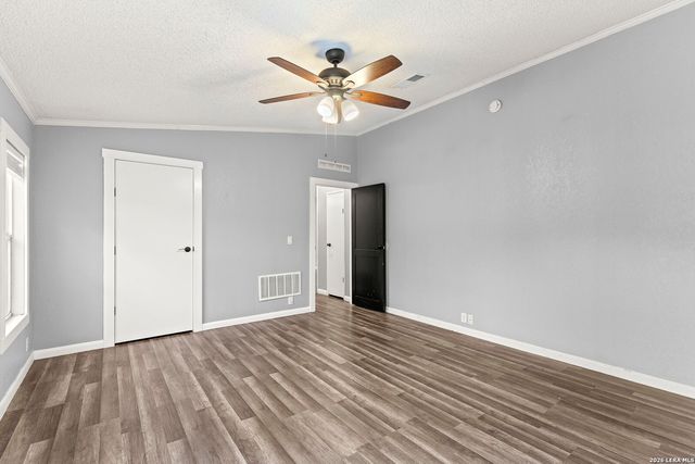 402 N WALNUT WAY, Boerne, TX 78006