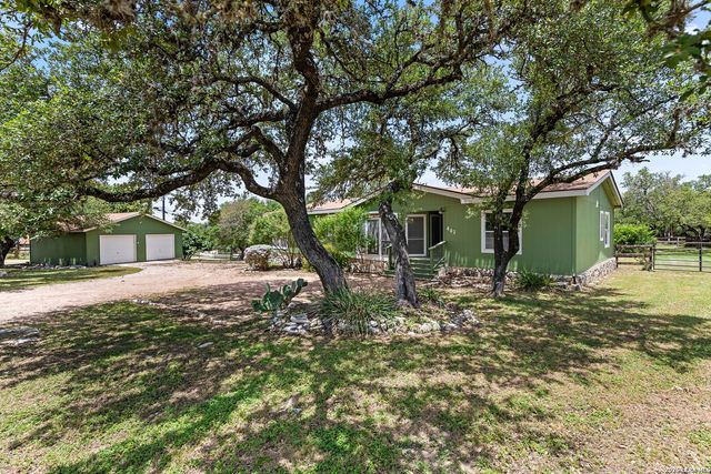 402 N WALNUT WAY, Boerne, TX 78006